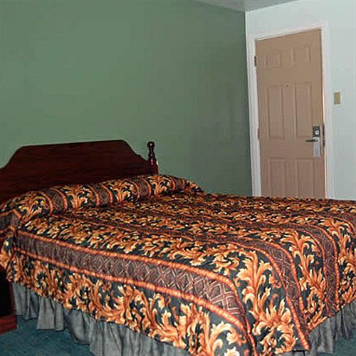 American Inn & Suites Чилдрес Екстериор снимка